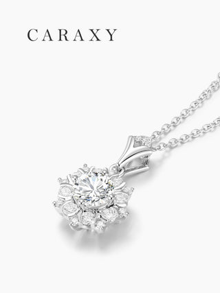 detailed-view-of-the-diamond-snowflake-design-in-the-pedant