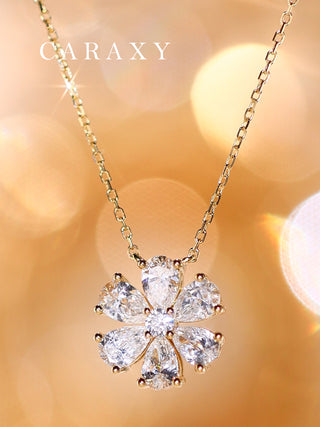 close-up-the-flower-shaped-diamond-necklace-in-18k-yellow-gold