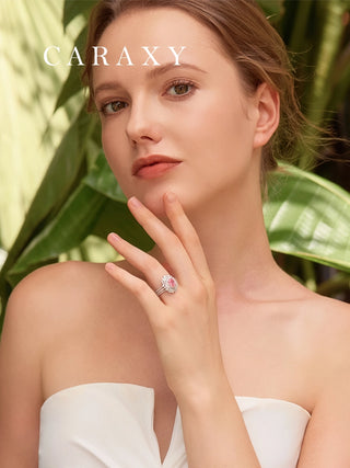 Model wearing Fancy Pink diamond ring.
